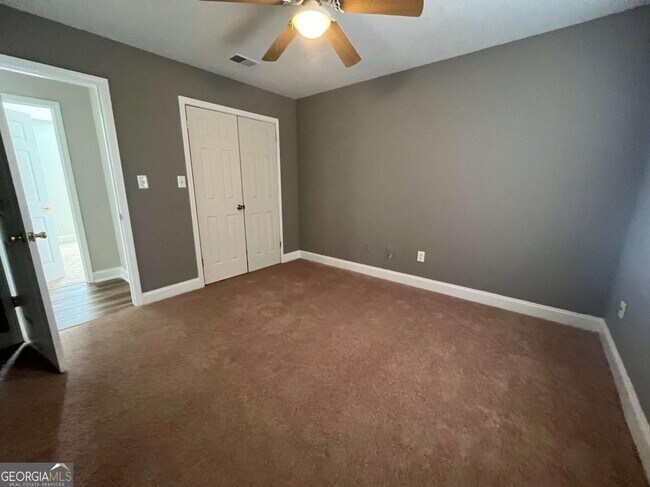 Building Photo - 162 Fair Oaks Dr