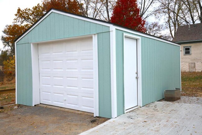 Building Photo - 126 S Kimball St