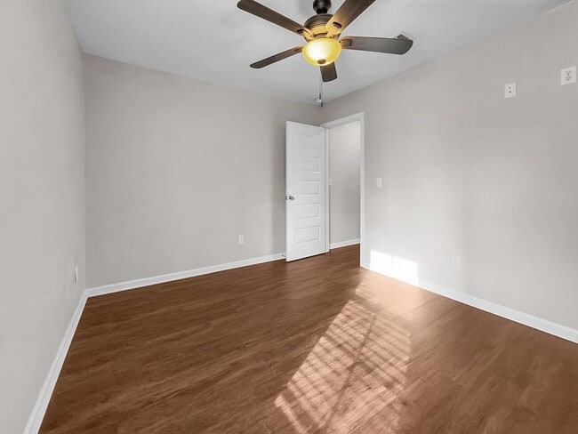 Building Photo - 1739 Eli Pl