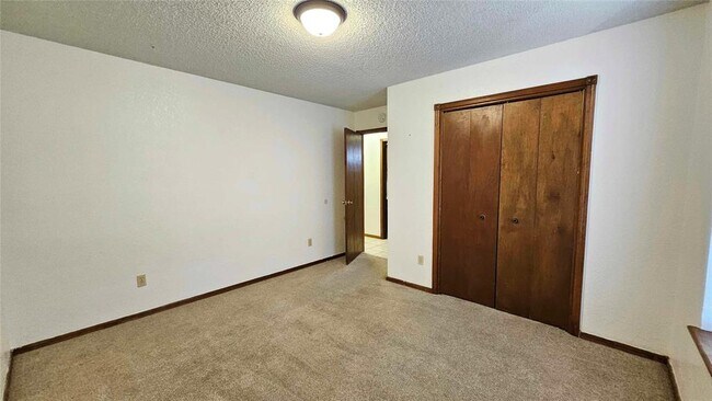 Building Photo - 10417 Fairfax Ln