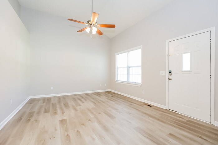 Building Photo - 1031 Heydel Cir