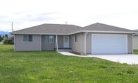 Building Photo - New 3 bed 2 bath home in Carlsborg