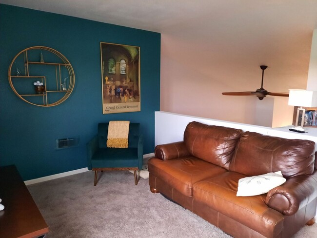 Building Photo - 2940 W Centennial Dr