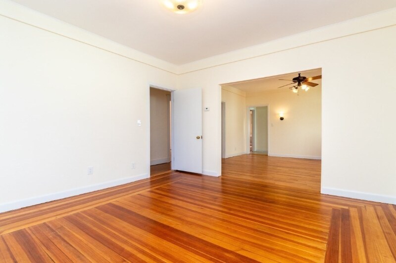 Building Photo - 8 Hastings St