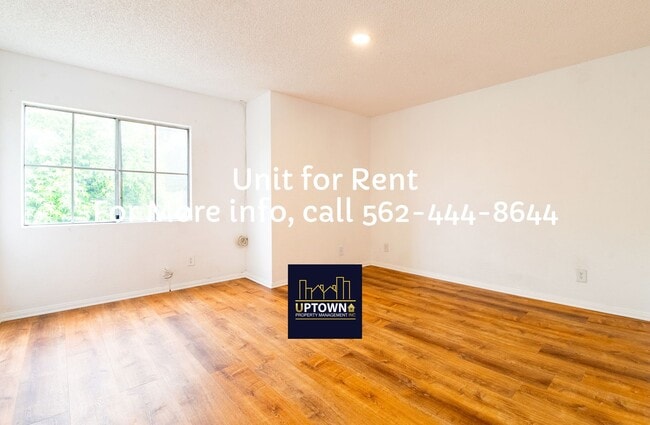 Building Photo - Townhome - 2 Bedrooms-2.5 Baths - Commerce