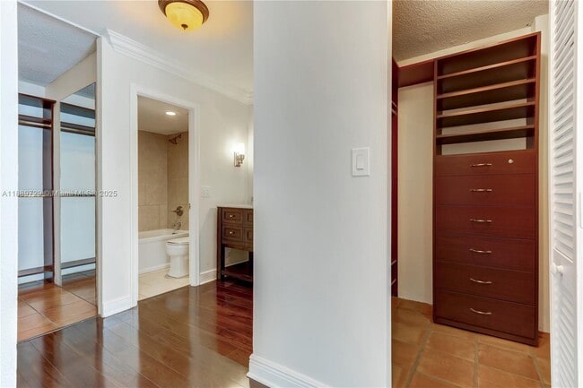 Building Photo - 550 Ocean Dr
