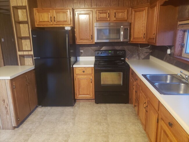 Building Photo - Rustic 1 Bedroom Single Family Home in Elizabethtown!