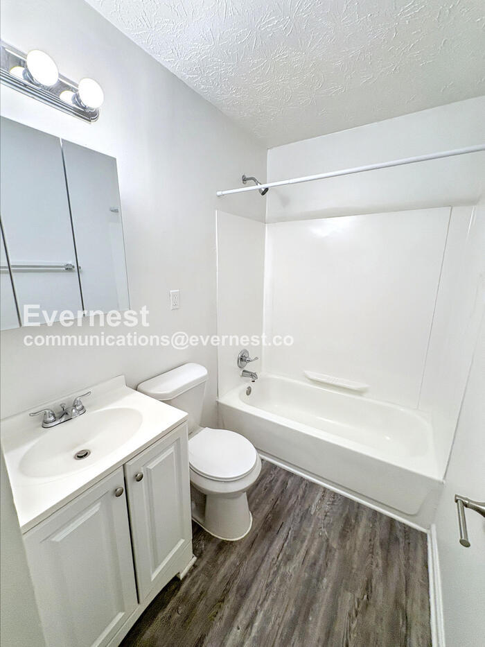 Building Photo - 10085 Brass Ring Rd