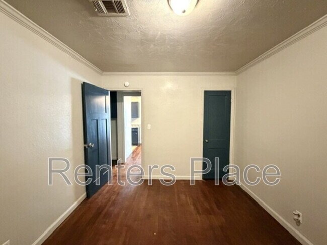 Building Photo - 4308 E 4th Pl
