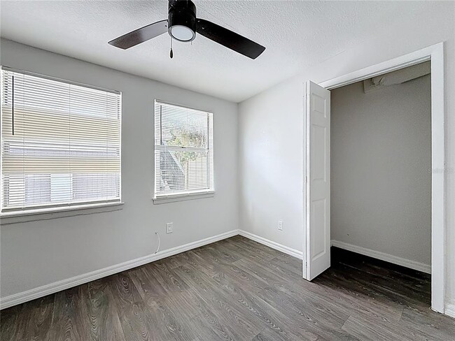 Building Photo - 618 17th Ave S