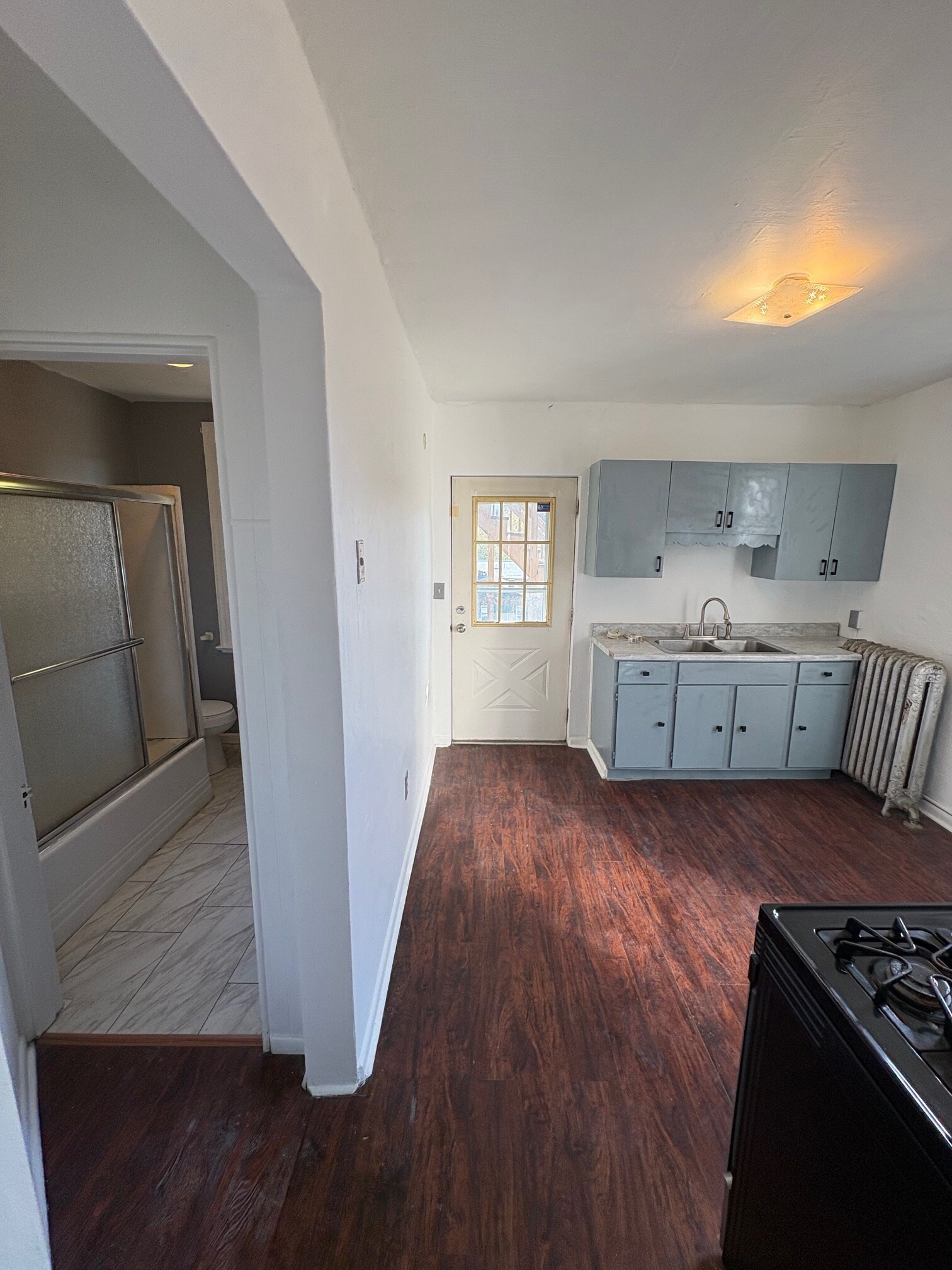 Building Photo - 543 3rd St