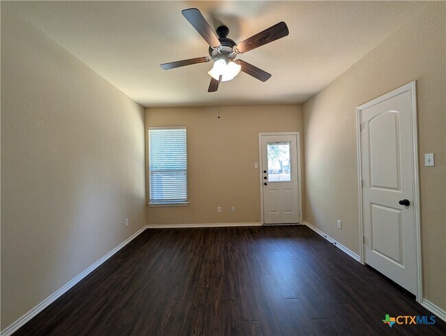 Building Photo - 296 Rosalie Dr