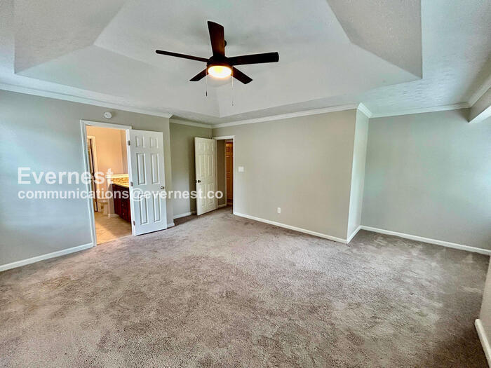 Building Photo - 655 S Preston Ct
