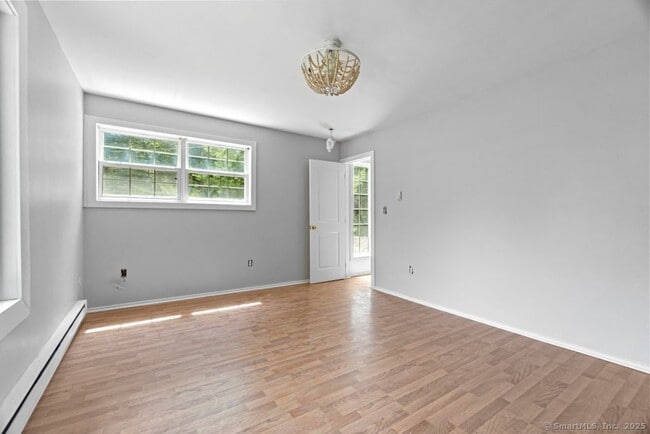 Building Photo - 145 Lakeside Dr