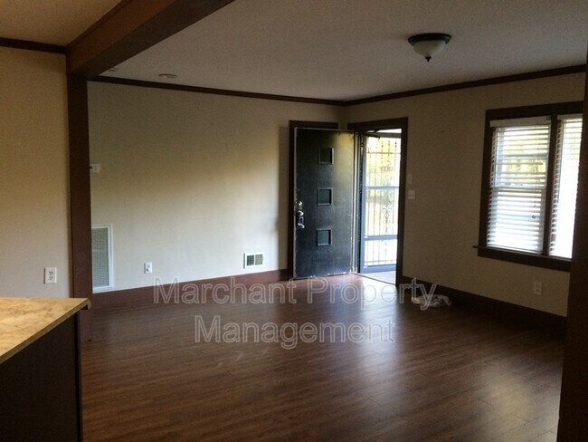 Building Photo - 20 Penrose Ave