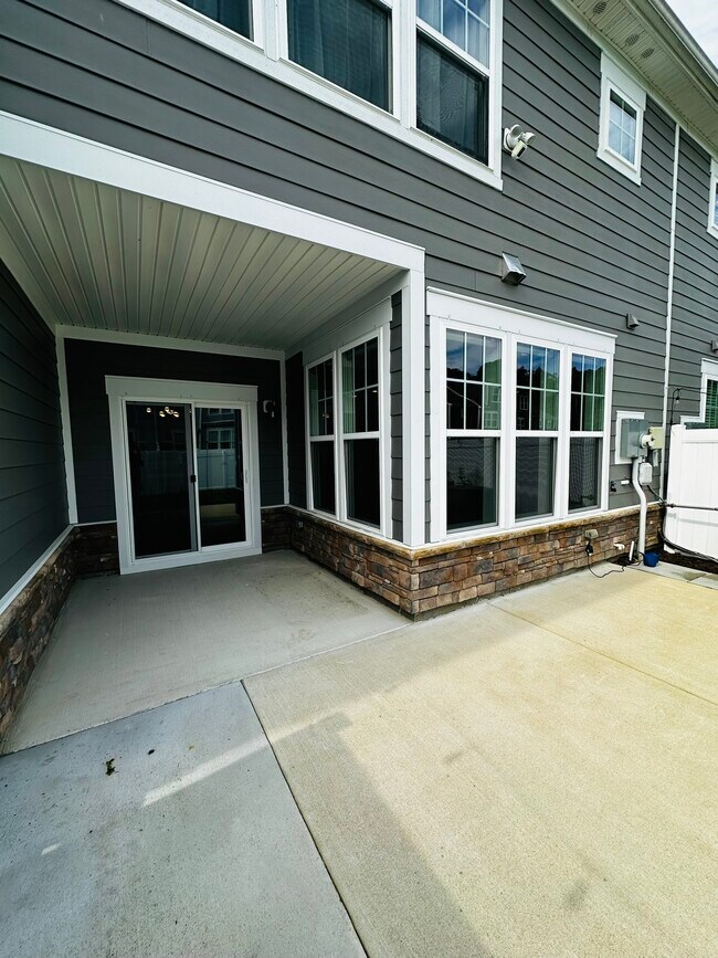 Building Photo - 5604 Benoni Ct