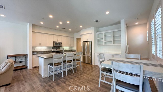 Building Photo - 92 Patria