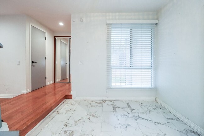 Building Photo - 18411 Hatteras St