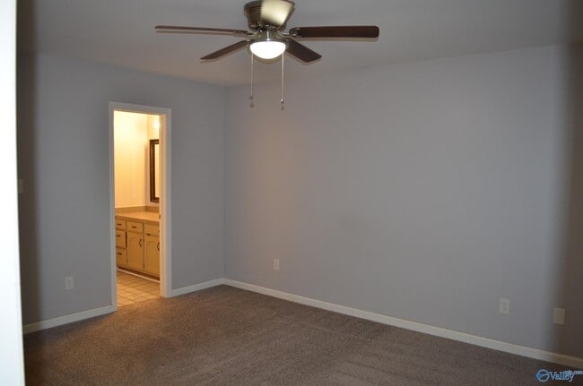 Building Photo - 2136 Eastbrook SE