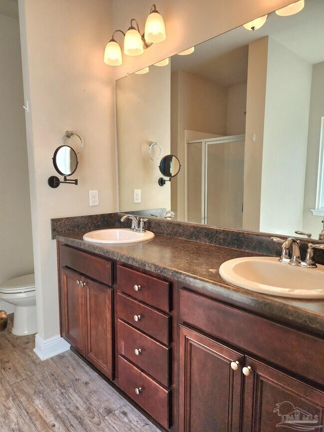 Building Photo - 8609 Bucklebury Dr