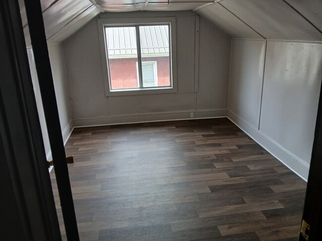 Building Photo - 124 Brown St