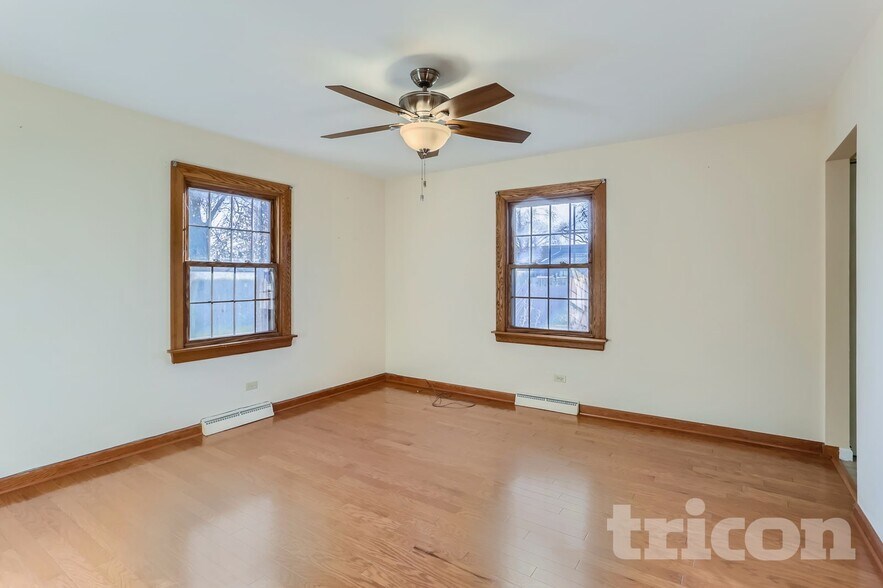 Building Photo - 1441 Maple Ln