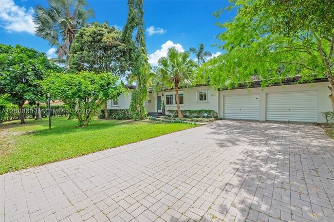 Building Photo - 5800 SW 50th St