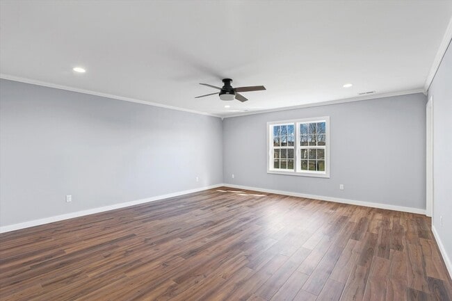 Building Photo - 1306 S Roberto Rd