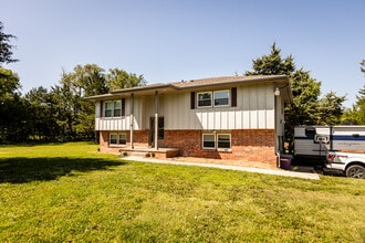 Building Photo - 3409 Cedar Ln