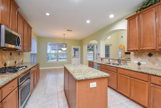 Building Photo - 20907 Avery Cove Ln