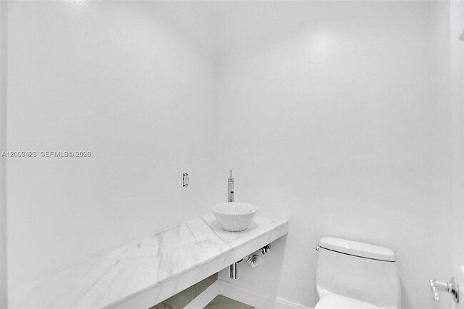 Building Photo - 21032 NE 32nd Ave