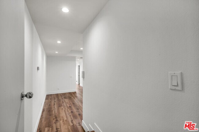Building Photo - 1655 Selby Ave