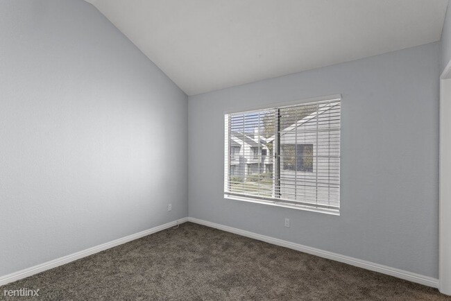 Building Photo - 2 br, 2.5 bath Townhome - 178 West Walnut ...