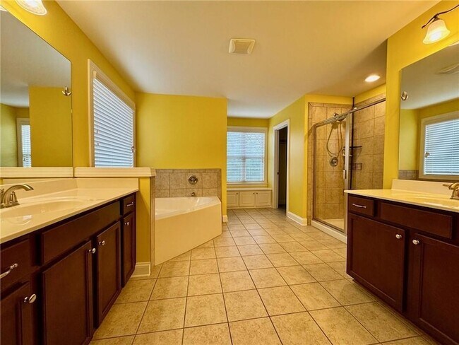 Building Photo - 1514 Chelsea Falls Ln