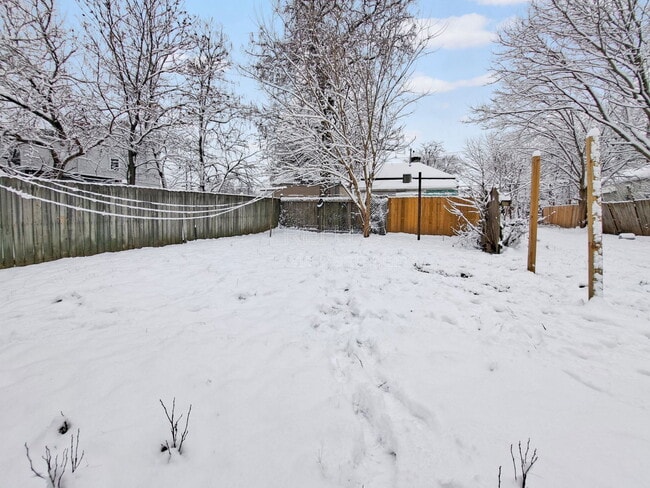 Building Photo - 2508 W Main St