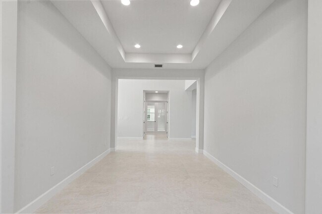 Building Photo - 5579 Liberty Ln