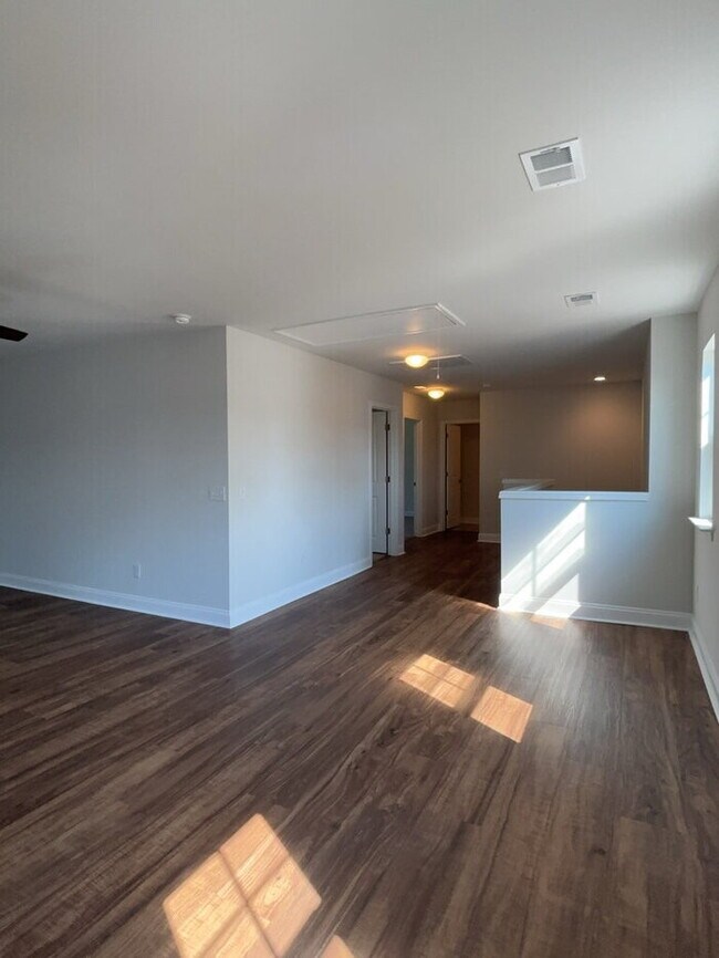 Building Photo - 203 Hayworth Rd