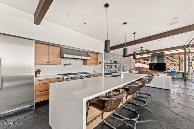 Building Photo - 4925 E Red Rock Dr