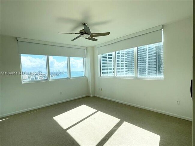 Building Photo - 253 NE 2nd St