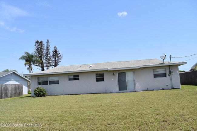 Building Photo - 3134 Edgewood Dr NE