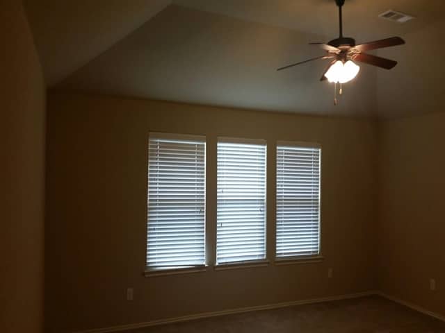 Building Photo - 1124 Long Pointe Ave