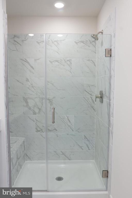 Building Photo - 1705 Water Xing Rd