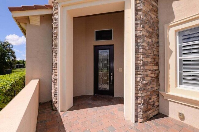 Building Photo - 9895 SW Nuova Way
