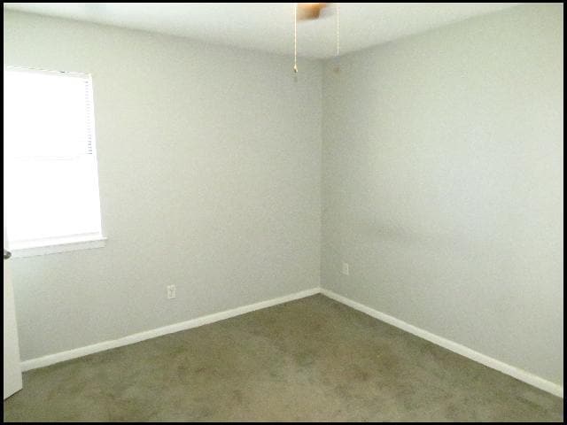 Building Photo - 1403 S Schiller St