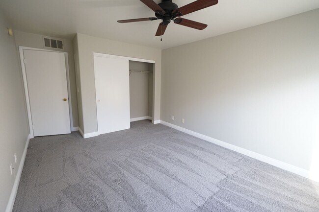 Building Photo - No Showings until 4/10/2026