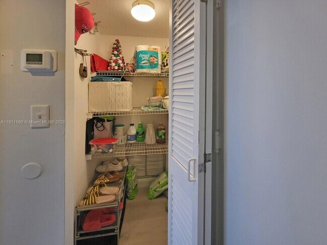 Building Photo - 1825 S Ocean Dr