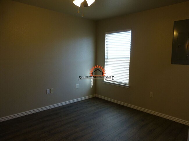 Building Photo - 1313 Mission Dr