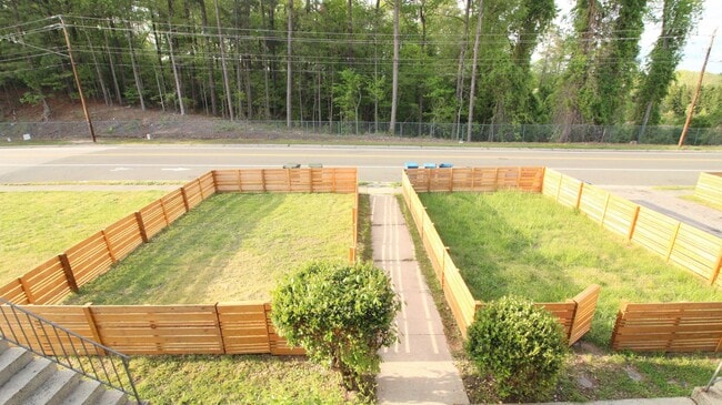 Building Photo - Awesome 2BR/1Bathroom Apartment in popular LAKEWOOD near Duke University!