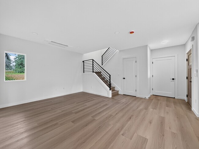 Building Photo - 328 NE 125th St