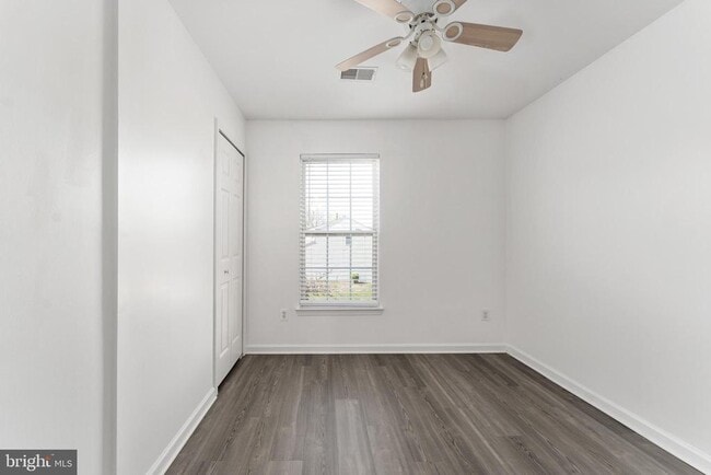 Building Photo - 7102 Finch Ln